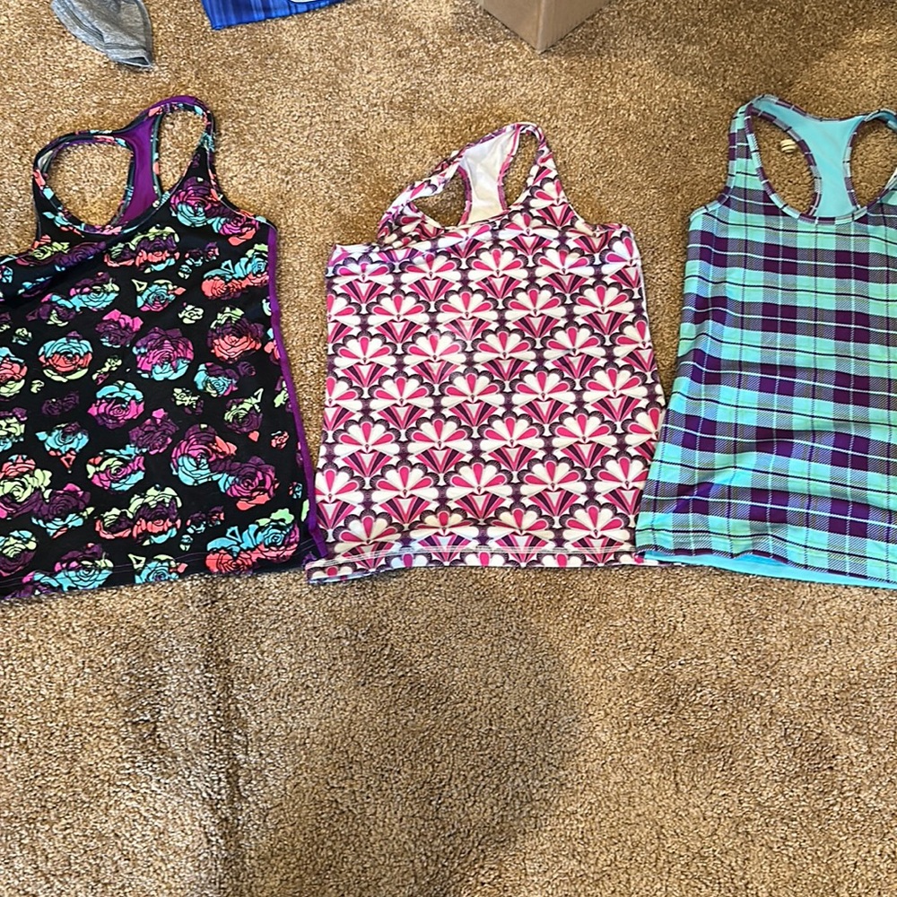 lot of 3 ivivva by lululemon tanks size 10